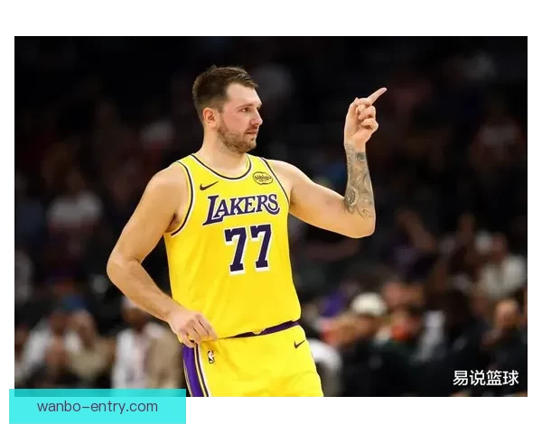 东契奇疯狂三月超强表现 高难度三分接连命中 比上次得分王更具统治力